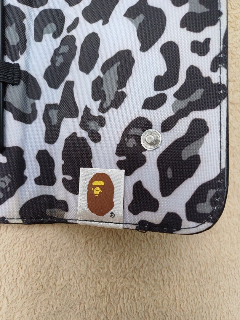 Aspack bape and baby milo accessories (Category: Luxury Accessories) located in Manila. Submitted by chanmagpantay (Listing ID 1329784617, Image 3). Description: ‼️For Sale‼️ 🔥BApe grooming kit and Baby milo mirror💥 Exellent Condition✅️ issue on Picture P1550💸 📛NO COD NO COP📛 LOC.:Calamba Laguna 🪂 Direct Message for fast transaction #viralpost.