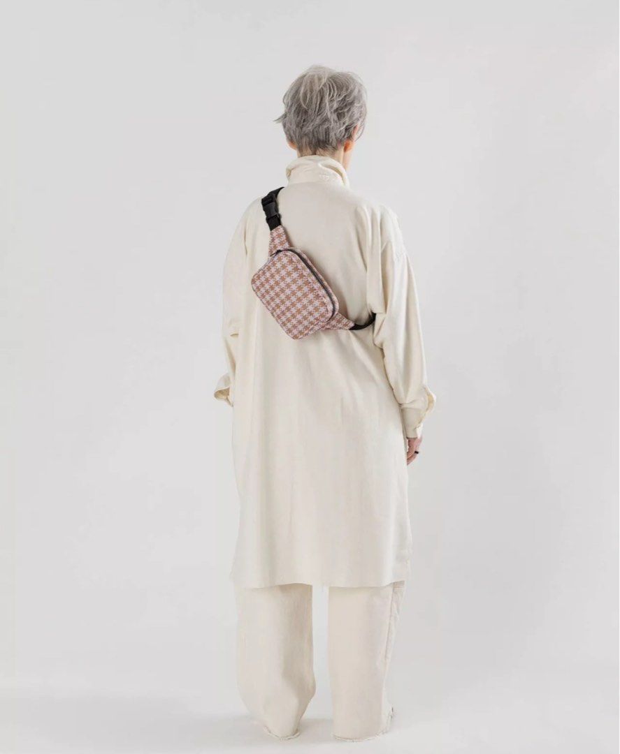 Baggu Puffy Fanny Pack - Rose Pixel Gingham (Category: Purses & Pouches) located in Davao. Submitted by my_picks (Listing ID 1329778992, Image 2). Description: New with tags Baggu in Rose Pixel Gingham. Priced at ₱3,128-3,989 on the orange app. A ripstop nylon fanny pack that’s soft and puffy as a cloud. Slightly smaller than Baggu’s regular Fanny Pack, perfect for your essentials. THE DETAILS– Exterior patch pocket, Interior zip pocket 5.5 in. ×