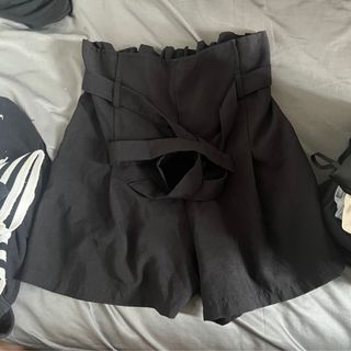 (Category: ) located in . Submitted by helpmycloset.97 (Listing ID 1329782271, Image 1). Description: .
