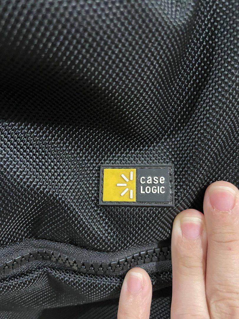 Case Logic Laptop Bag w/ Wheels (Category: Laptop Bags & Sleeves) located in Caloocan City. Submitted by ek_finds2023 (Listing ID 1329795909, Image 2). Description: — Bought at SM Cyberzone — W/ signs of usage — Pm for more photos.
