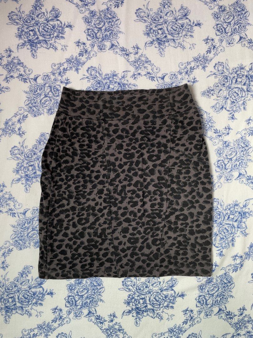 Leopard pencil skirt cotton top