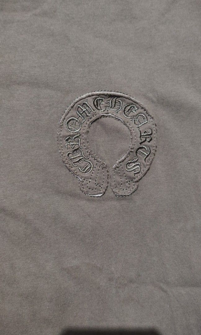 Chrome Hearts large to xl (Category: Tshirts & Polo Shirts ) located in Davao. Submitted by alllook (Listing ID 1329762834, Image 2). Description: width 22 length 27 issue cut tag may faded na part pero parang design nya yata..