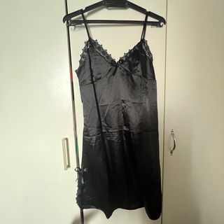 (Category: ) located in . Submitted by helpmycloset.97 (Listing ID 1329781911, Image 1). Description: .