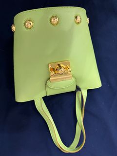 （分類：）位於 。 由 siu.siu.rabbit 提交（商品編號 1329758897，圖片 1）。簡介： 。