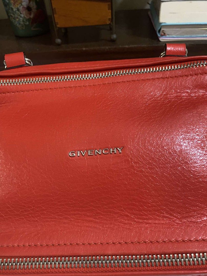 For sale (Category: Luxury Bags & Wallets) located in Bayugan. Submitted by daniel2019 (Listing ID 1329689985, Image 3). Description: Givenchy Pandora small size as new condition.