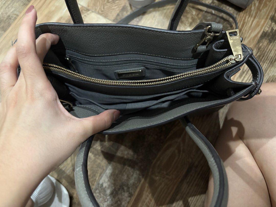 Furla Pin Tote Bag Grey (Category: Luxury Bags & Wallets) located in Taguig. Submitted by user51982 (Listing ID 1329670036, Image 3). Description: RFS: decluttering.