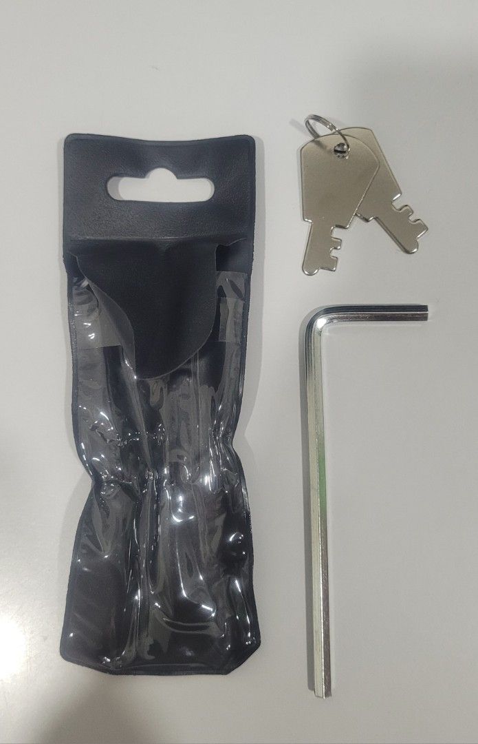 Hard case acoustic guitar, Hobbies & Toys, Music & Media, Music