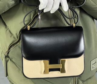 （分類：）位於 。 由 bellize.luxury 提交（商品編號 1329744662，圖片 1）。簡介： 。