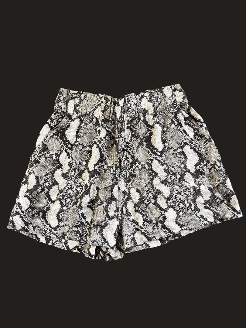 H&m snake print shorts hot sale