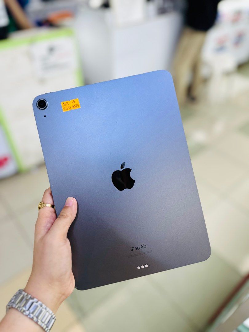 Ipad air 5 256GB WIFI ONLY NO ISSUES SLIGHTLY USED (Category: iPad) located in San Juan City. Submitted by saabangadgetshop (Listing ID 1329806303, Image 1). Description: Onhand | Pre-owned Ipad air 5 256GB WIFI ONLY NO HIDDEN ISSUES NO HISTORY OF REPAIR 99%Smooth TEST TO SAWA RESET ALL YOU WANT NOT REFURBISHED AUTHENTIC PHONE ALL WORKING Mode of Payment : ⬇️ ▪️Cash ▪️Bank Transfer ▪️Gcash 📍Installment available here thru: 📍 ▪️Credit Card + int