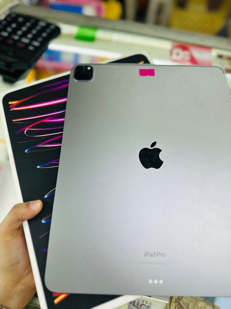 Ipad Pro 12.9 m2 256GB WIFI ONLY WITH BOX NO ISSUES (Category: iPad) located in San Juan City. Submitted by saabangadgetshop (Listing ID 1329804946, Image 2). Description: Onhand | Pre-owned Ipad Pro 12.9 M2 chip 256GB WIFI ONLY NO HIDDEN ISSUES NO HISTORY OF REPAIR 99%Smooth TEST TO SAWA RESET ALL YOU WANT NOT REFURBISHED AUTHENTIC PHONE ALL WORKING Mode of Payment : ⬇️ ▪️Cash ▪️Bank Transfer ▪️Gcash 📍Installment available here thru: 📍 ▪️Credi