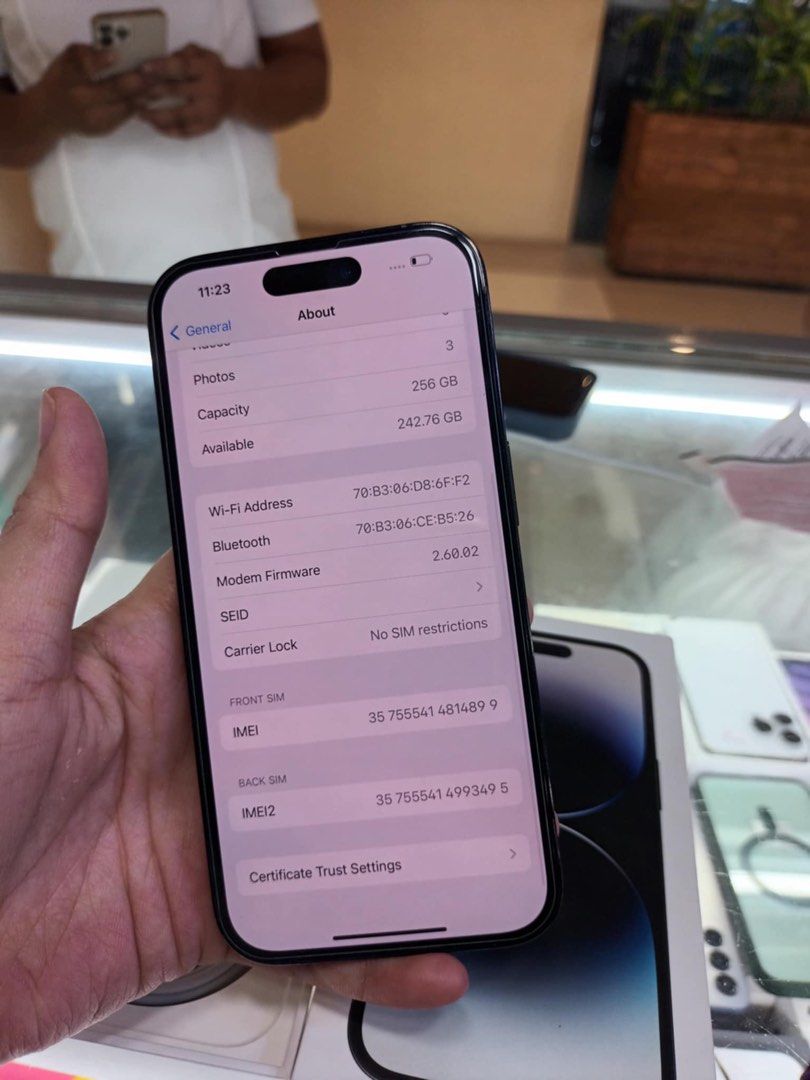 iphone 14 pro 256gb dual sim 2ndhand (Category: iPhone 14 Series) located in Cainta. Submitted by vine_gadget_shop (Listing ID 1329741807, Image 3). Description: iphone 14 pro 256gb dual sim 2ndhand complete package hk variant pick up store greenhills shopping center we accept trade in we accepy credit card and ggives installment we do cod and door to door we ship nationwide for fast transaction call 09277368323 look for vine visit my fb page vin