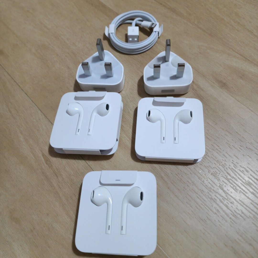 Iphone Earpiece (Category: Other Gadgets) located in Singapore. Submitted by beautywithconfidence (Listing ID 1329784921, Image 1). Description: Brand New. $20 each. left 2 Charger Plug & Charging cable..