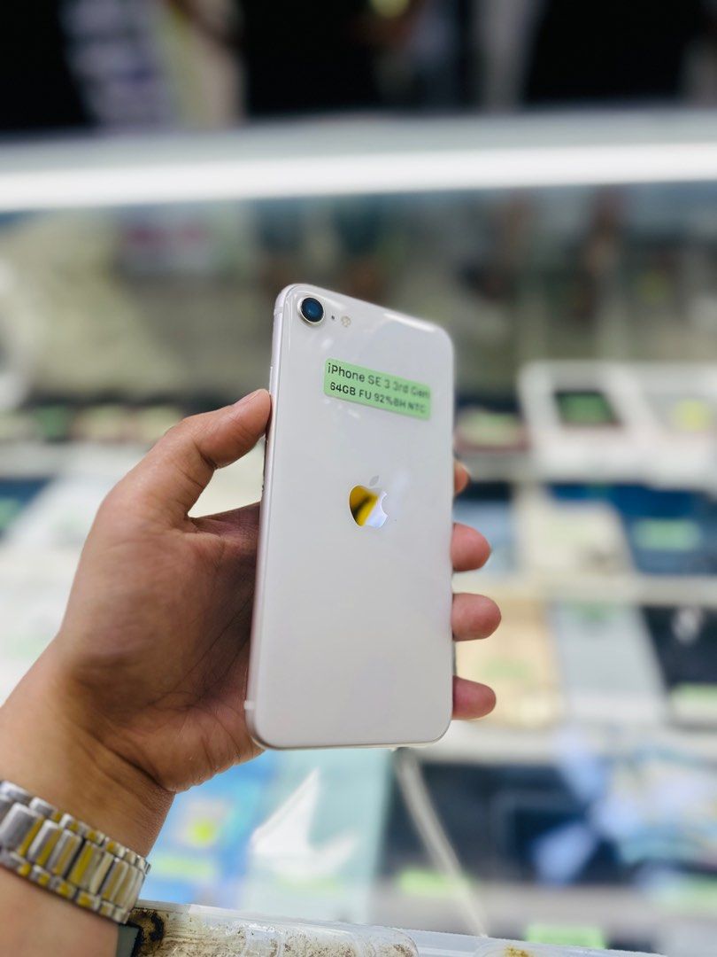 Iphone SE 2022 64GB OPENLINE 92BB NO ISSUES (Category: iPhone SE Series) located in San Juan City. Submitted by saabangadgetshop (Listing ID 1329805417, Image 2). Description: Onhand | Pre-owned iPhone SE 2022 64GB 92% Battery Health NTC APPROVED OPENLINE NO HIDDEN ISSUES NO HISTORY OF REPAIR 99%Smooth TEST TO SAWA RESET ALL YOU WANT NOT REFURBISHED AUTHENTIC PHONE ALL WORKING Mode of Payment : ⬇️ ▪️Cash ▪️Bank Transfer ▪️Gcash 📍Installment avai