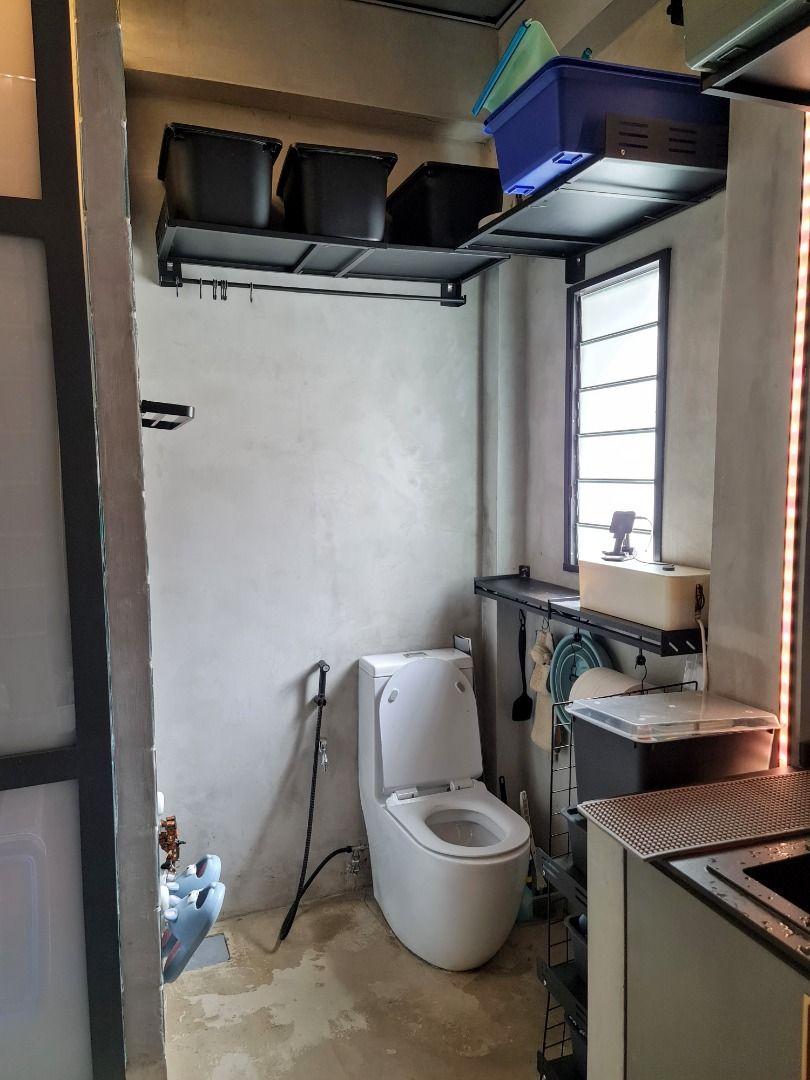 Modern Loft-Style Shophouse Unit in Central Location, Fully Furnished63108835441410114