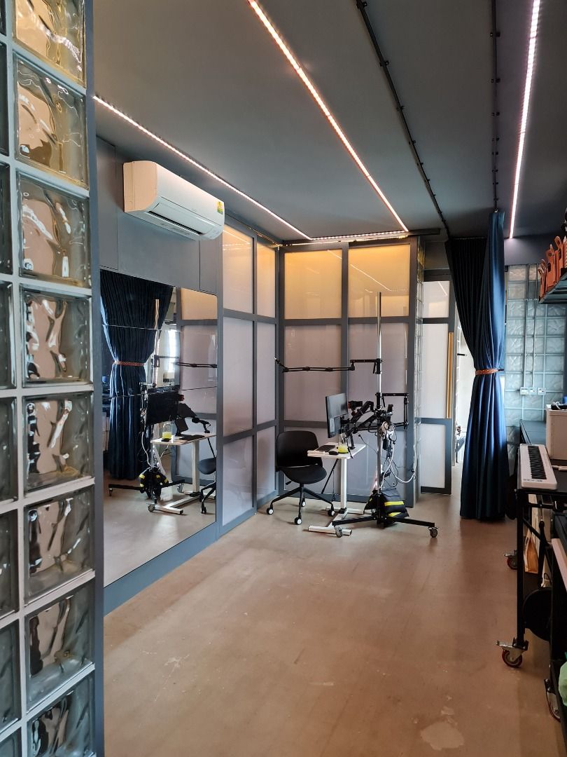 Modern Loft-Style Shophouse Unit in Central Location, Fully Furnished63108835441410112