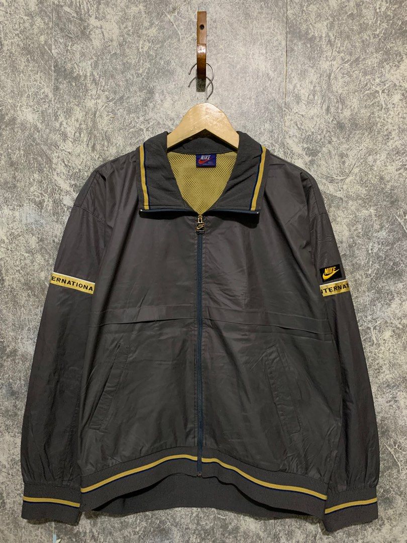Lightweight Windbreaker Vintage Nike International Windbreaker