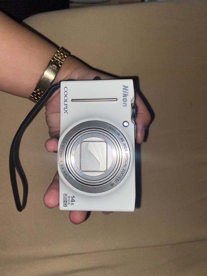 Nikon Coolpix S8200 with Pop up Flash, Photography, Cameras on Carousell