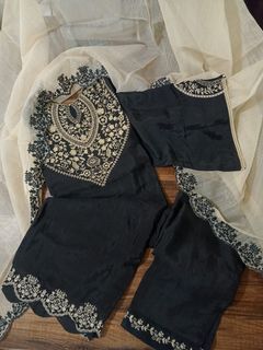 （分類：）位於 。 由 punjab.threads 提交（商品編號 1329801653，圖片 1）。簡介： 。