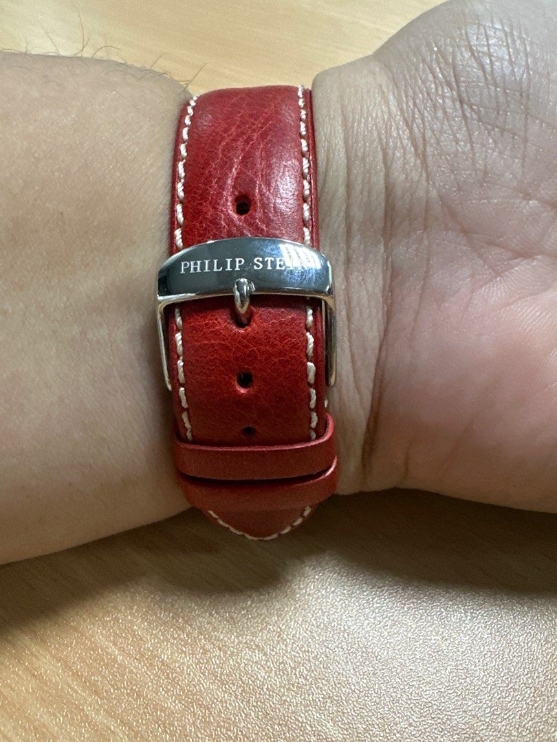 Philip Stein Signature Watch (Category: Women's Watches) located in Muntinlupa City. Submitted by clairebobot (Listing ID 1329805047, Image 3). Description: Only the Item , no more box. New strap. .