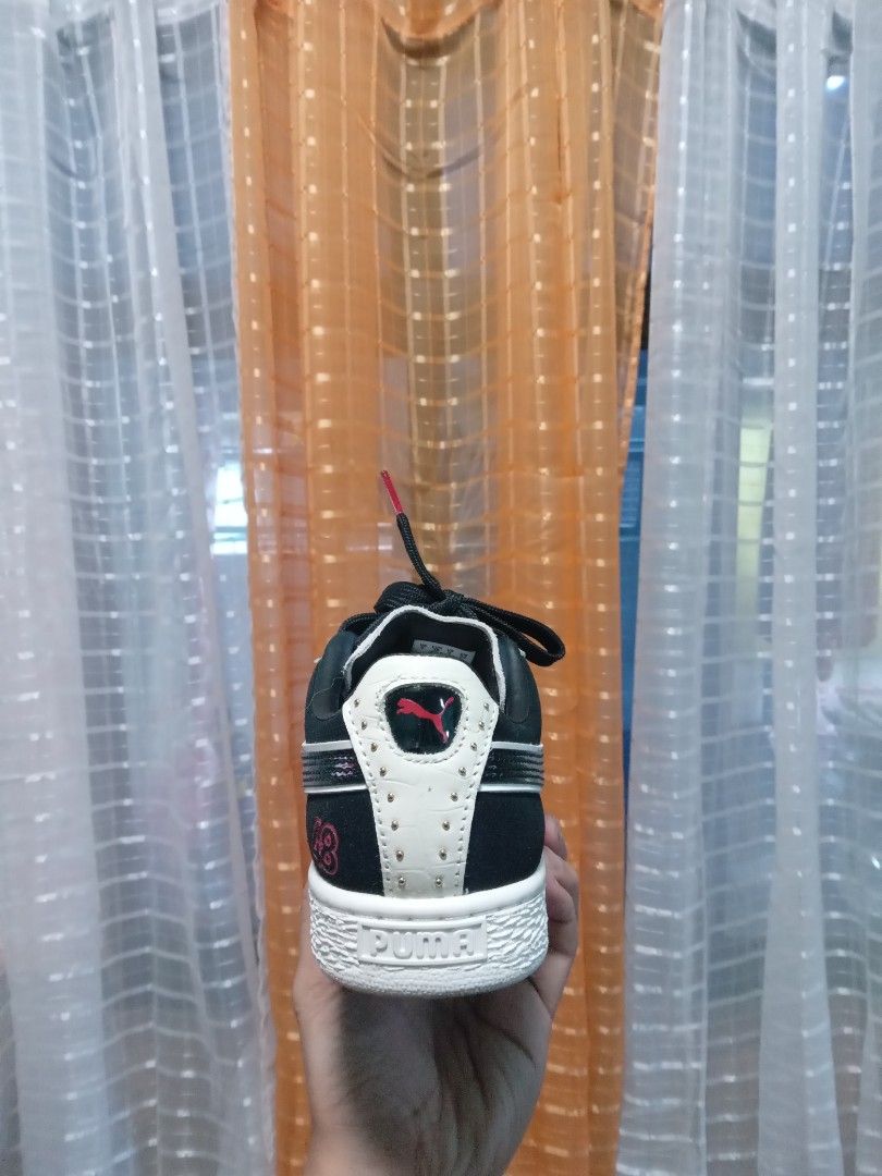 PUMA SUEDE COLLECTOR'S EDITION (Category: Sneakers) located in Legazpi City. Submitted by junjun2323 (Listing ID 1329760449, Image 3). Description: FS: Puma Suede Collector's edition Size 6US Men can fit up to 6.5 No issue Once lang nagamit 2500 plus sf Location: Albay Pwede meetup sa malapit, delivery via LBC/J&T sa malalayo Original Price: 6600.