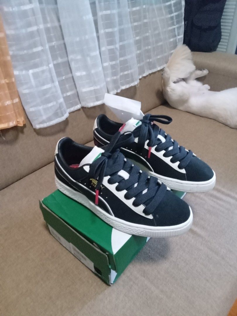 PUMA SUEDE COLLECTOR'S EDITION (Category: Sneakers) located in Legazpi City. Submitted by junjun2323 (Listing ID 1329760449, Image 1). Description: FS: Puma Suede Collector's edition Size 6US Men can fit up to 6.5 No issue Once lang nagamit 2500 plus sf Location: Albay Pwede meetup sa malapit, delivery via LBC/J&T sa malalayo Original Price: 6600.