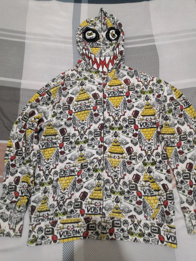 Rare Volcom JESSE PINKMAN x RYAN SHECKLER FULL ZIP HOODIE Men s Fashion Coats Jackets and Outerwear on Carousell