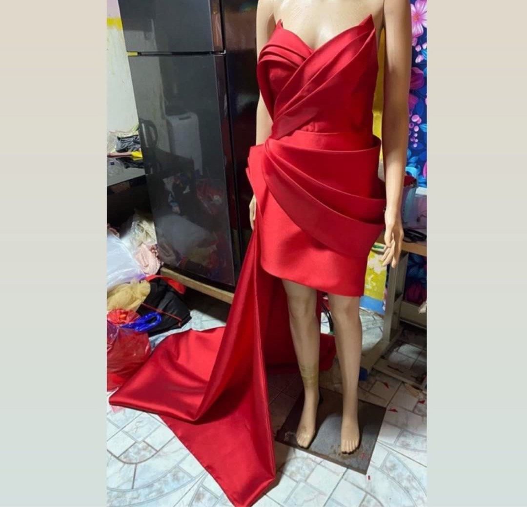 Red dress with train for rent (Category: Evening dresses & gowns) located in Pasay City. Submitted by mpreloved57 (Listing ID 1329685688, Image 1). Description: .