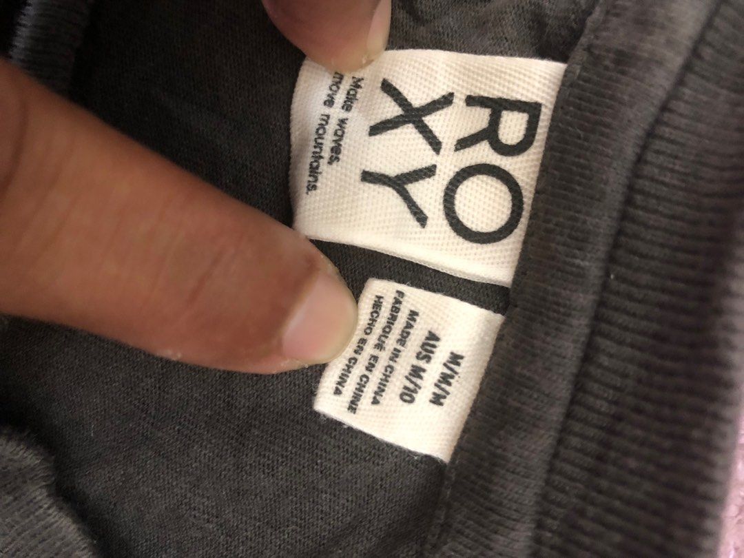 roxy (Category: Apparel) located in Kerteh. Submitted by saifulrizal13 (Listing ID 1329763839, Image 3). Description: good condition .