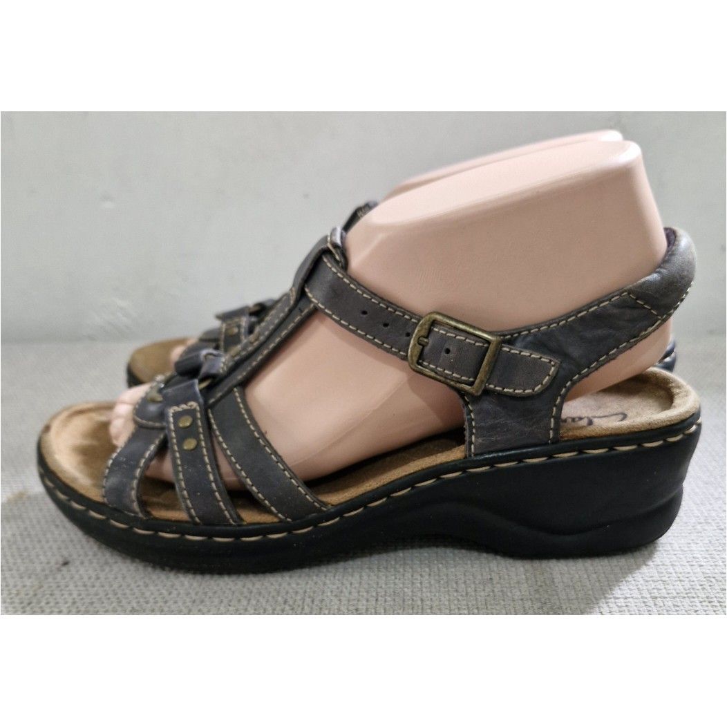 Clarks women lexi sumac wedge Fesyen Wanita Sepatu di Carousell