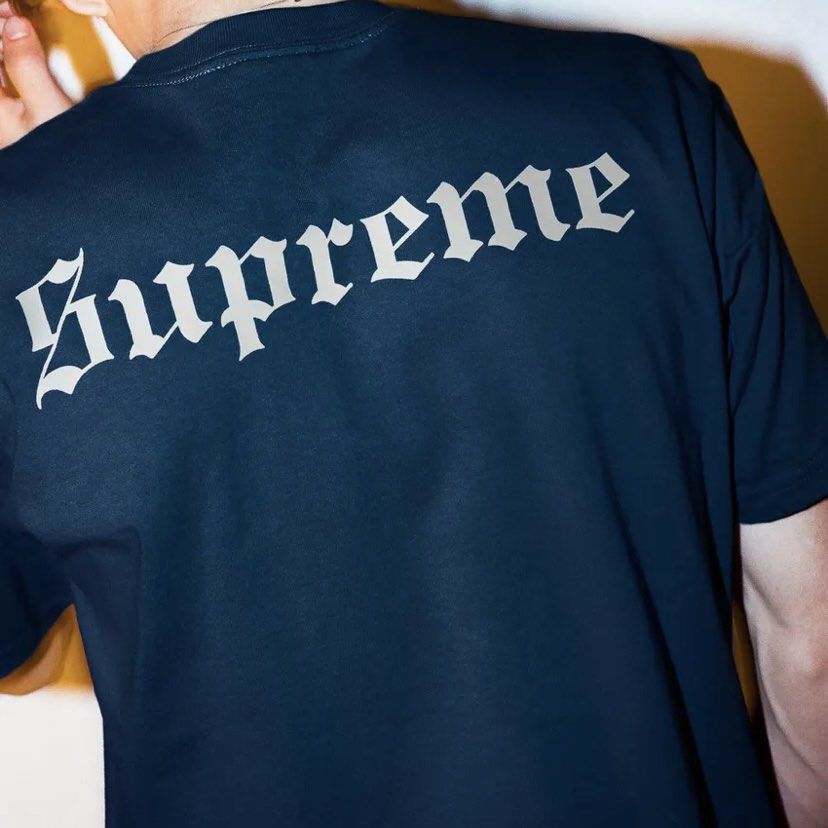 supreme snow white tee fw 24 week 8 New York (Mail direct