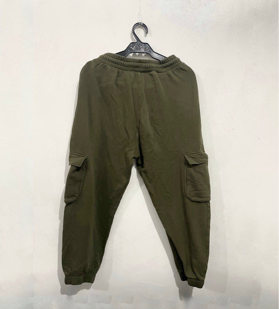 TERRANOVA Moss Green Joggers High waist Men s Fashion Bottoms Joggers on Carousell