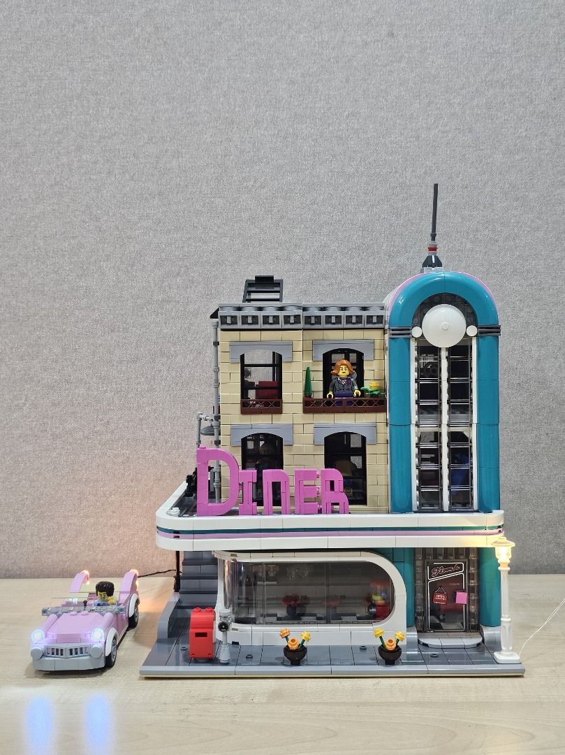 Used Lego Creator Expert 10260 Downtown Dinner Hobbies Toys Toys Games on Carousell