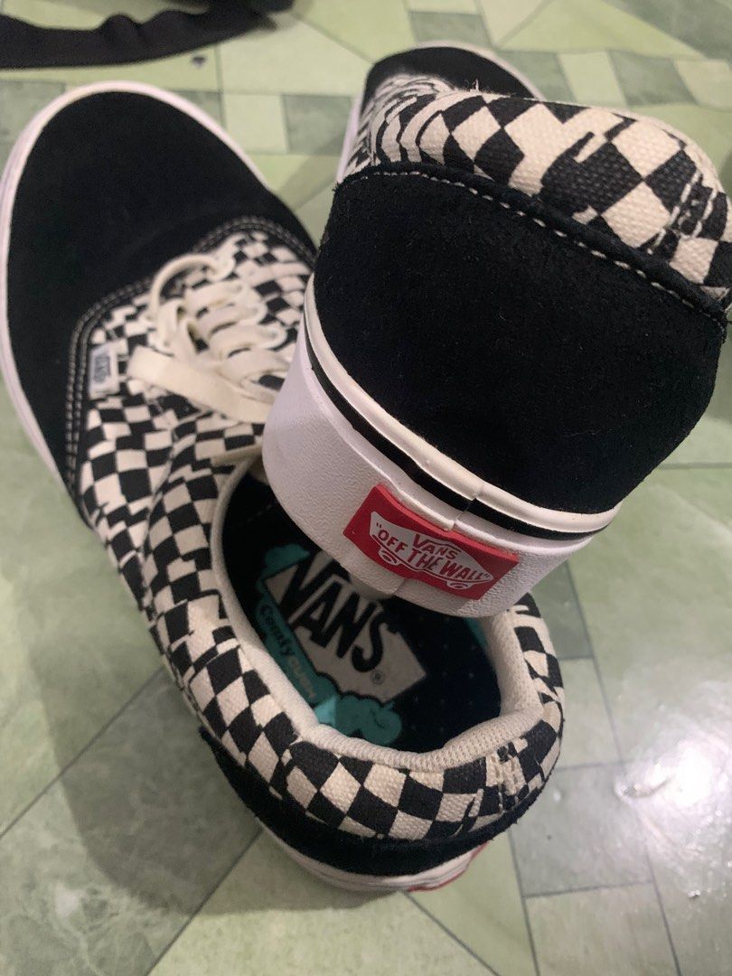 Vans- ComfyCush (Category: Sneakers) located in Makati City. Submitted by armigr (Listing ID 1329788494, Image 2). Description: Vans Shoes for Sale!!! No box.