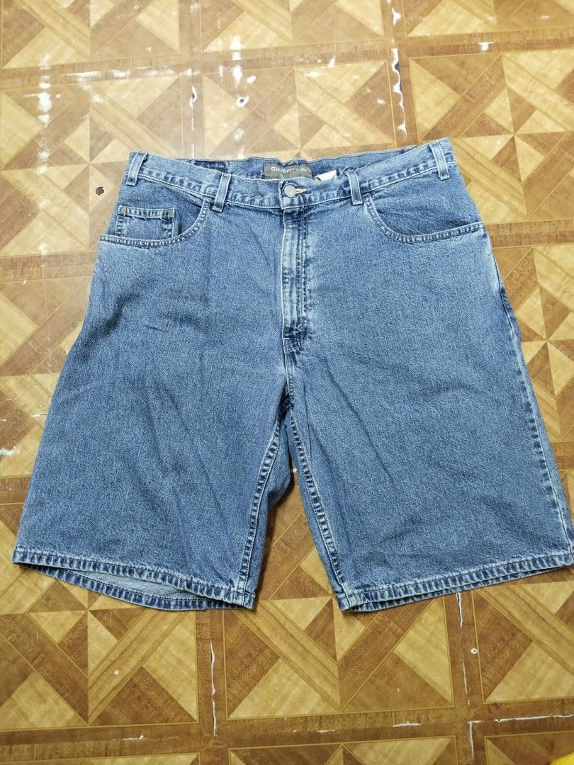 Vintage Levi's Silvertab Jorts (Category: Shorts) located in Manila. Submitted by classiccache (Listing ID 1329787401, Image 1). Description: Vintage Levi's Silvertab Jorts waist 36 length 32 need wash only.