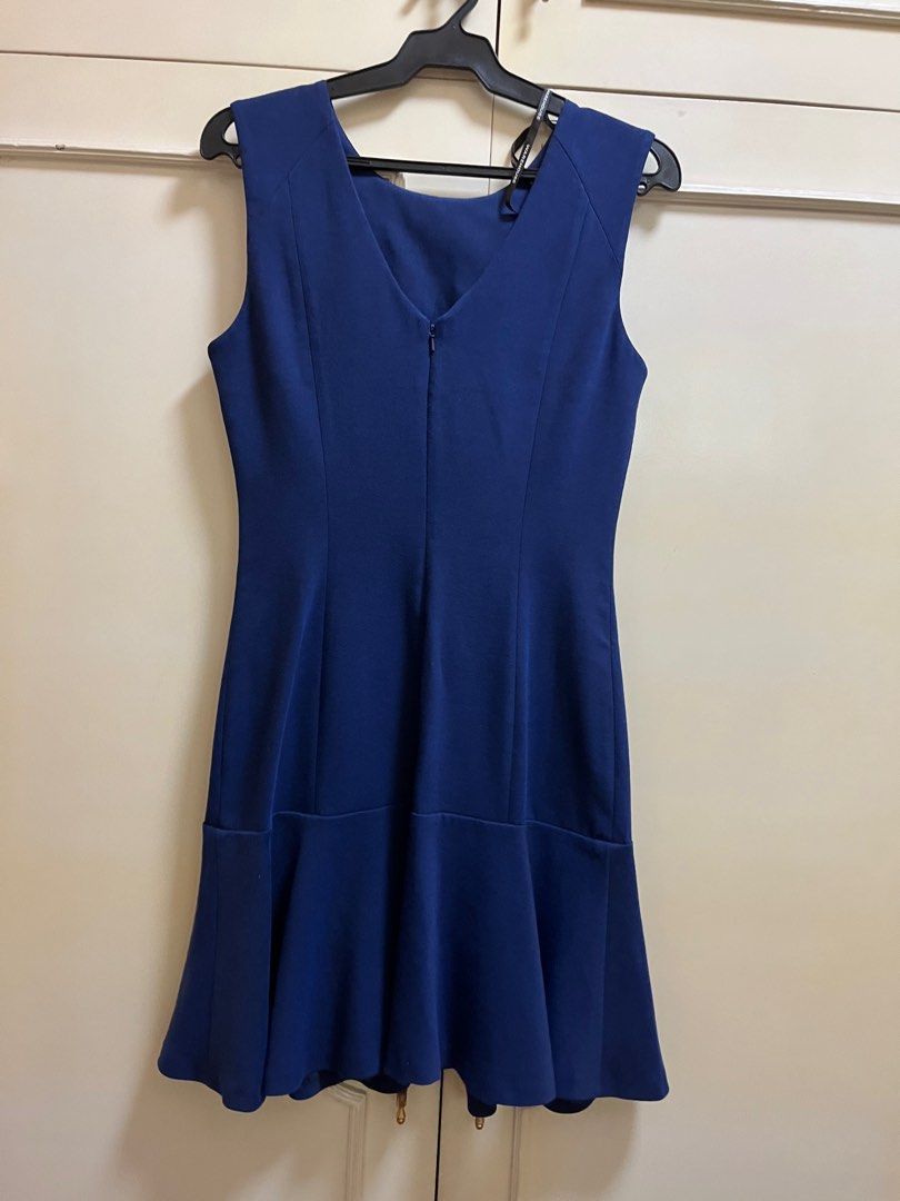 Warehouse sleeveless blue dress medium (Category: Dresses) located in Quezon City. Submitted by din728 (Listing ID 1329829563, Image 2). Description: Length 35.5 Waist 27 Uk size 10.
