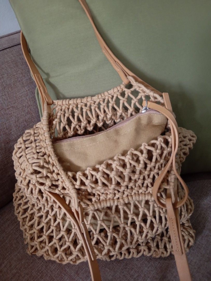 Woven tote bag (Category: Tote Bags) located in Cabanatuan. Submitted by oompfcollection (Listing ID 1329748899, Image 3). Description: Woven cord tote bag with pouch. In good condition. MOP: GCash, Maya, Gotyme, BPI Price excludes SF.