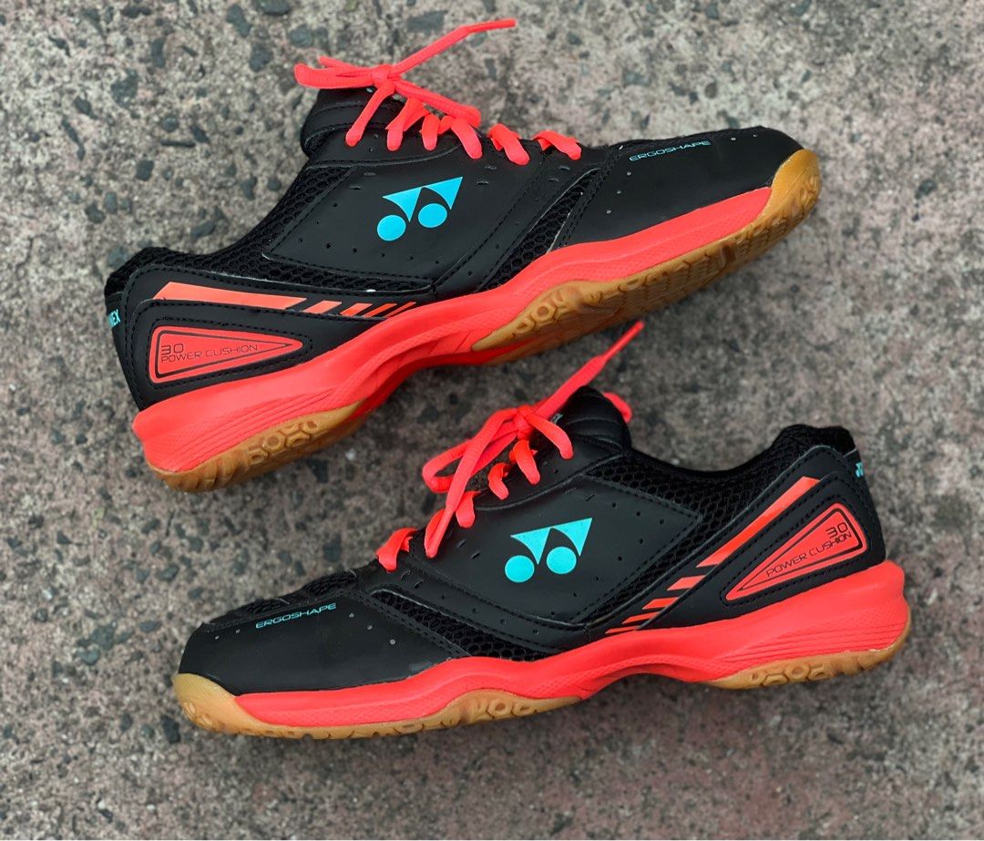Yonex Unisex Power Cushion 30 Black Badminton table tennis Court Shoes size 7.5 us mens 9us womens