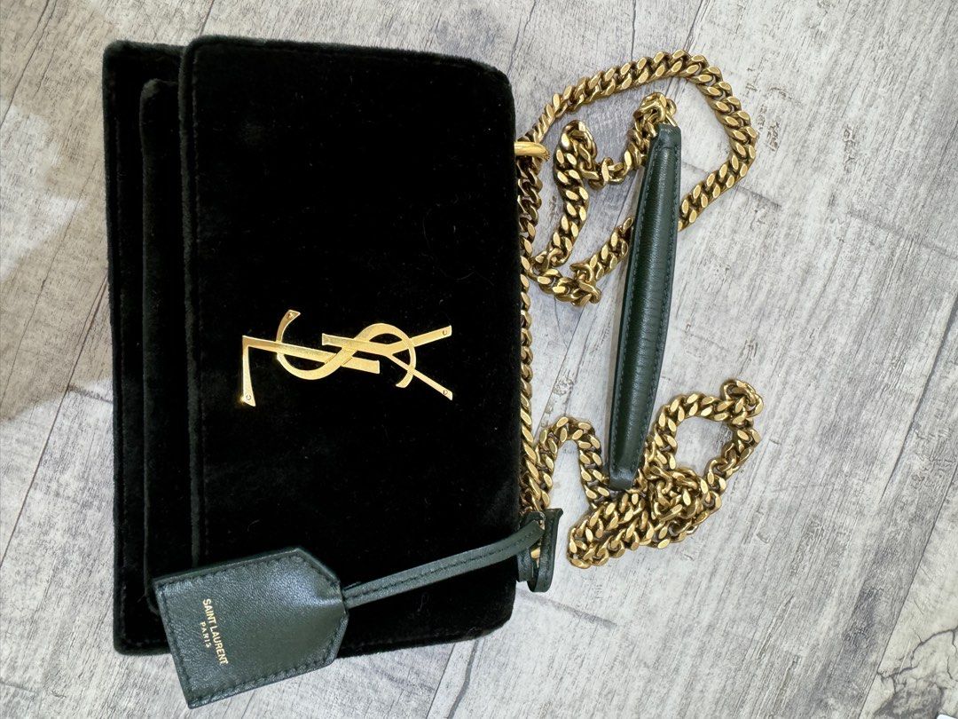 Ysl green velvet bag 2025