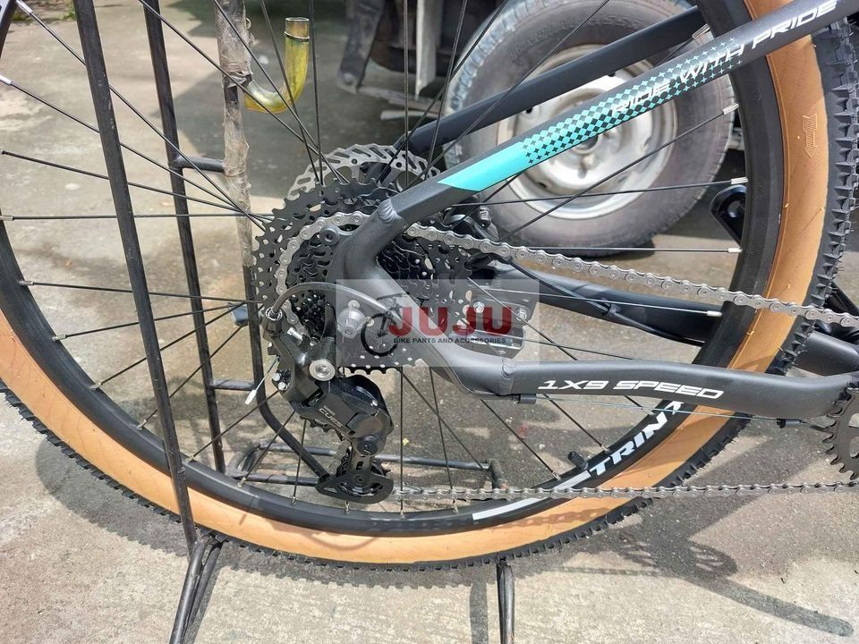 2024 Trinx M800 Elite Mountain Bike Shimano Cues 1x9 Speed