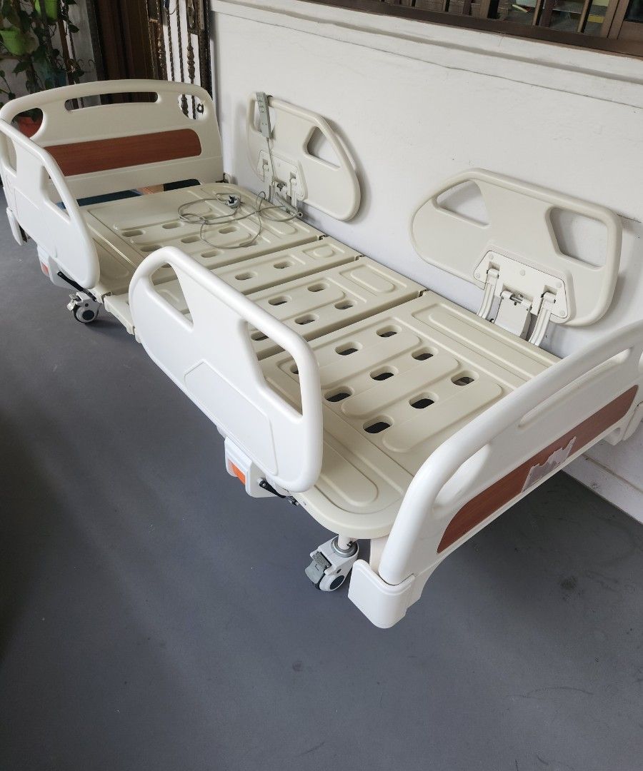 2 Crank Electrical Luxury Hospital Bed with matress (Price Nego