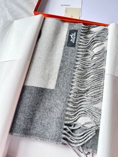 （分類：）位於 。 由 anemonehermes 提交（商品編號 1329899339，圖片 1）。簡介： 。