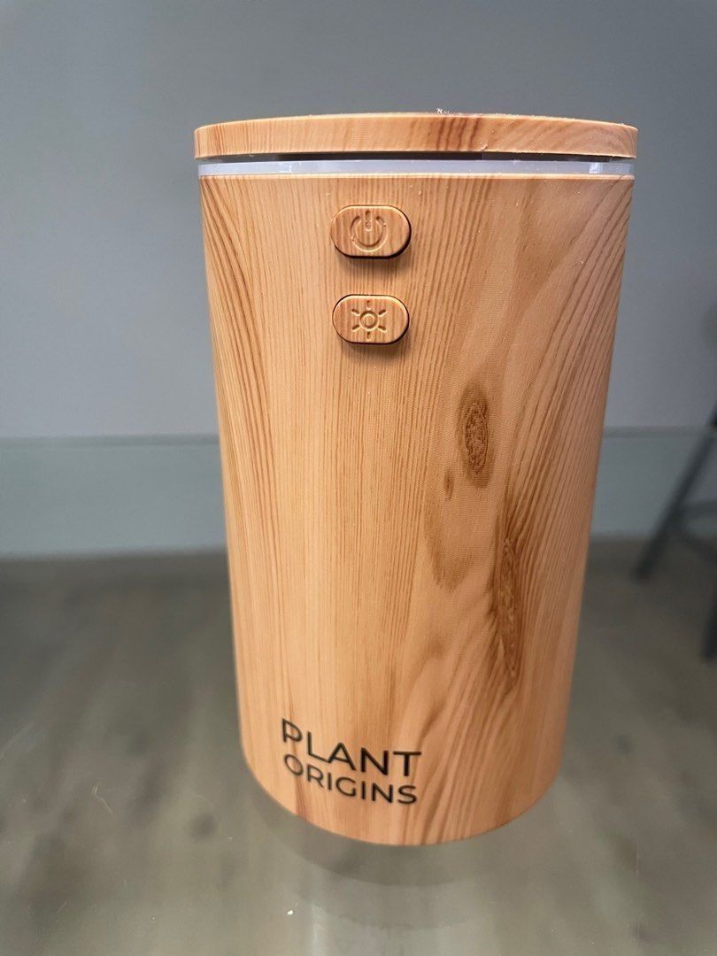 Aroma Diffuser (Category: Home Fragrance) located in Singapore. Submitted by liayewan (Listing ID 1329952666, Image 2). Description: Brand new.