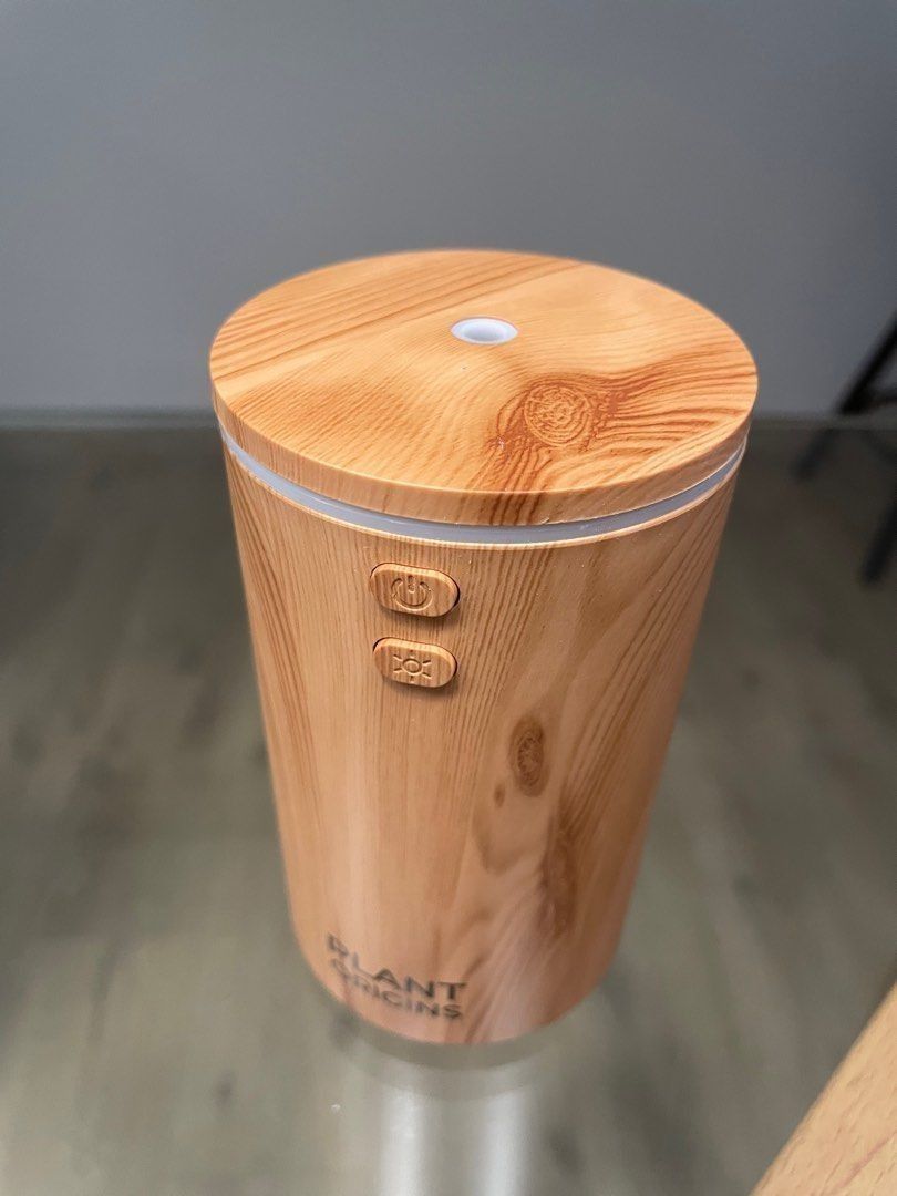Aroma Diffuser (Category: Home Fragrance) located in Singapore. Submitted by liayewan (Listing ID 1329952666, Image 1). Description: Brand new.