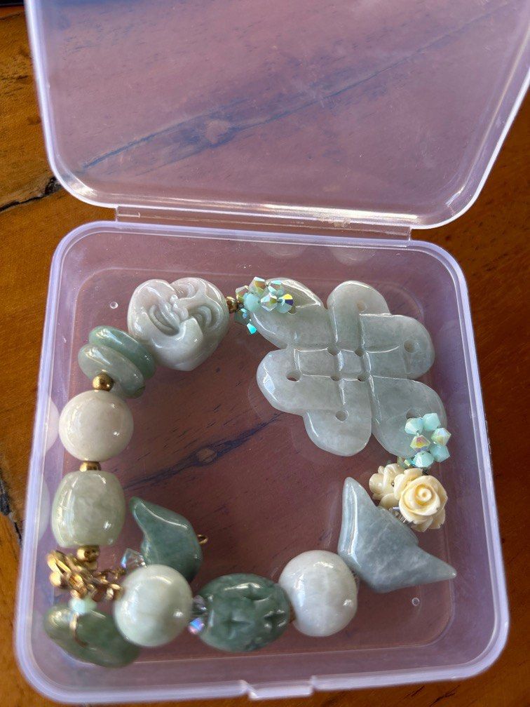 Authentic jade stone bracelet (Category: Other Accessories) located in Cebu City. Submitted by arniev (Listing ID 1329840029, Image 1). Description: Authentic JADE stone bracelet IVORY JADE .