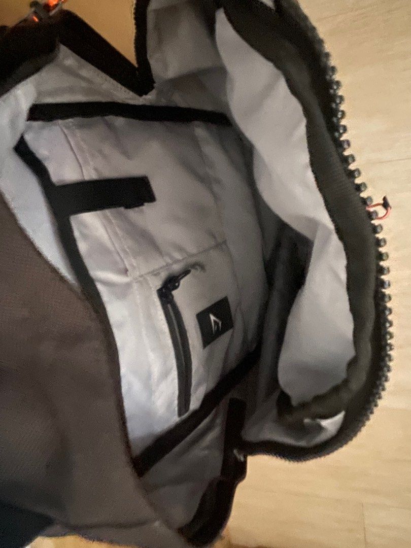 Backpack （分類：背包）位於 Hong Kong。 由 jpigg 提交（商品編號 1329970125，圖片 4）。簡介： 。