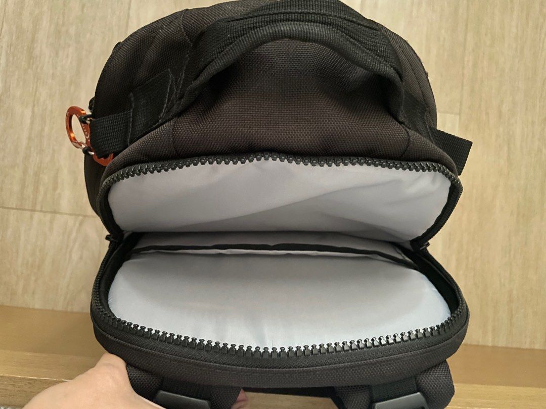 Backpack （分類：背包）位於 Hong Kong。 由 jpigg 提交（商品編號 1329970125，圖片 3）。簡介： 。