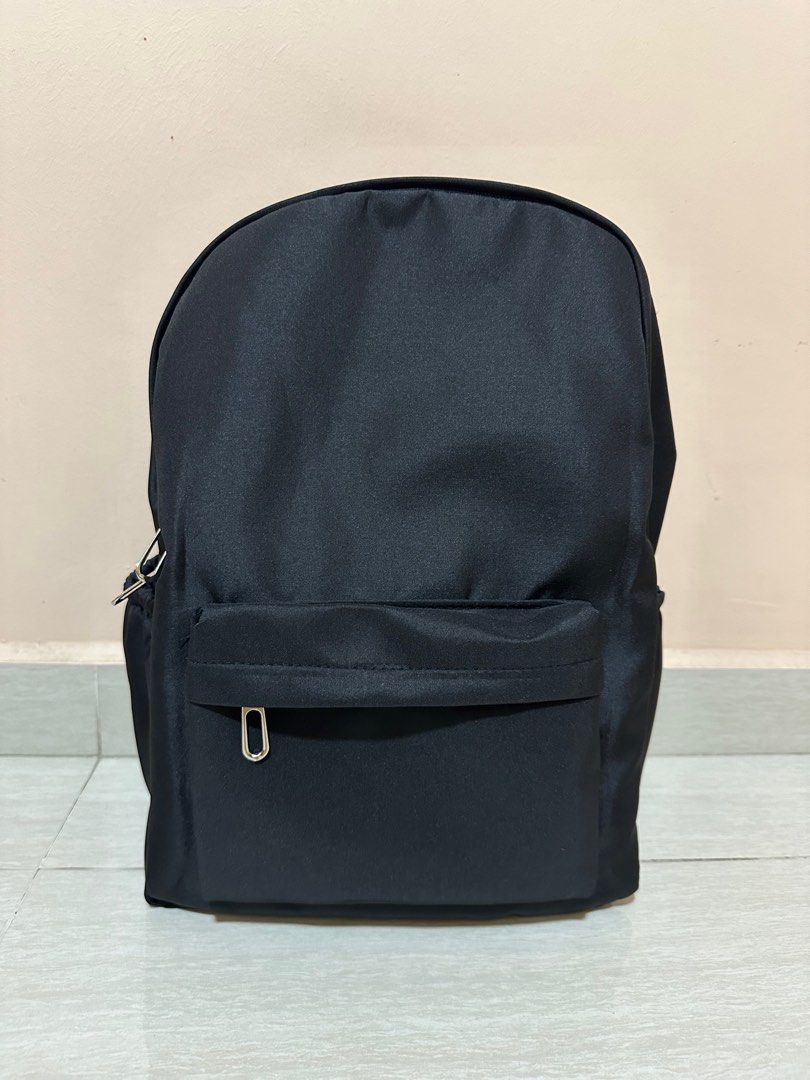 Black Basic Backpack (Category: Backpacks) located in Singapore. Submitted by moonzxc (Listing ID 1329984415, Image 2). Description: Brand new $8 mailed $9.35 on S, excluding mailing.