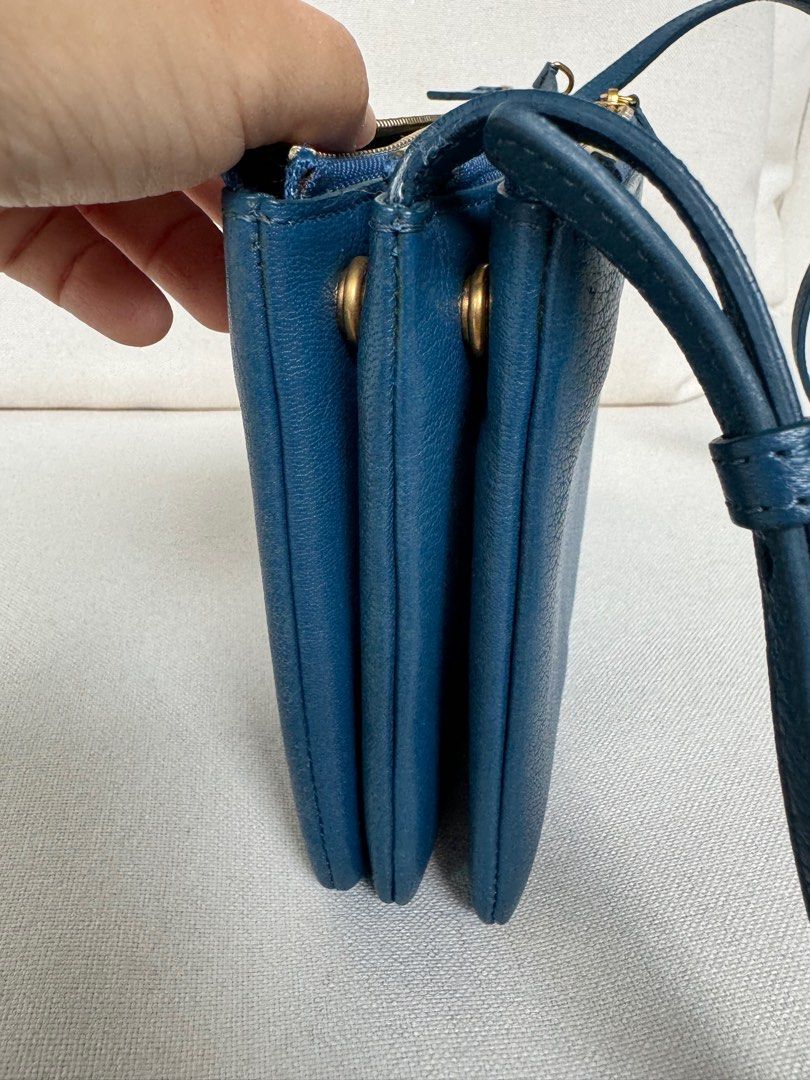 Celine Trio large cobalt blue (Category: Luxury Bags & Wallets) located in Pasig City. Submitted by abe_salazar_1981 (Listing ID 1329891706, Image 2). Description: Preloved Celine Trio; large; cobalt blue; mininal signs of use; comes complete.