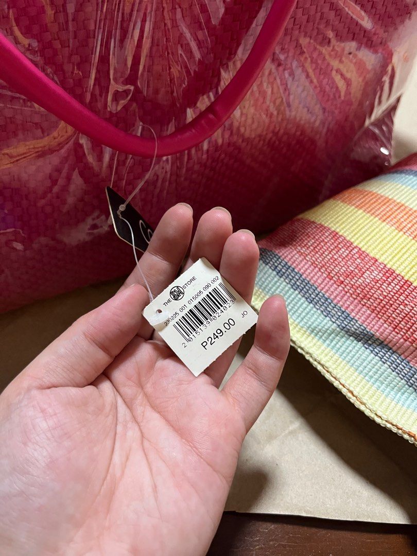 COCO CABAÑA Beach Tote Bag with mini pillow (Category: Tote Bags) located in Las Pinas. Submitted by milkydeclutter (Listing ID 1329909670, Image 3). Description: Brand new complete with tags BNWT RFS: too many bags Shipping fee to be shouldered by the buyer. Can be shipped via lalamove / J&T. Location: Las Piñas City.